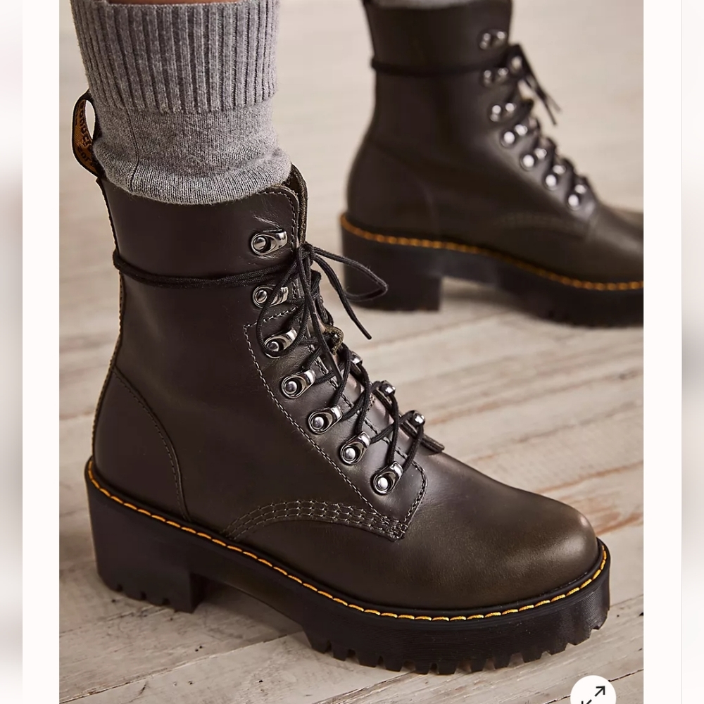 New in box Dr. Martens Leona black size 10